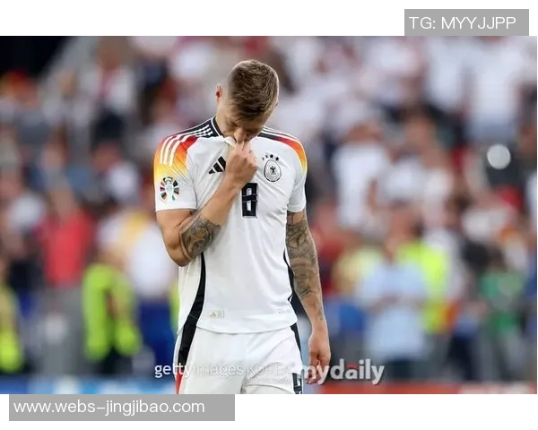 克罗斯在足球世界中的传奇之路与技术分析探讨 克罗斯在足球世界中的传奇之路与技术分析探讨