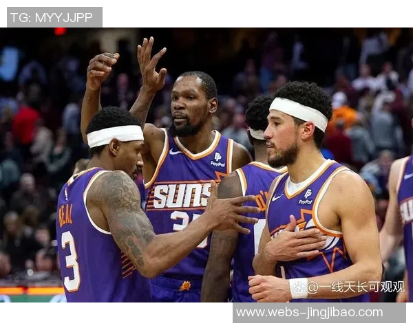 德文布克领衔太阳队重塑辉煌展现超凡篮球才华与领导力 德文布克领衔太阳队重塑辉煌展现超凡篮球才华与领导力